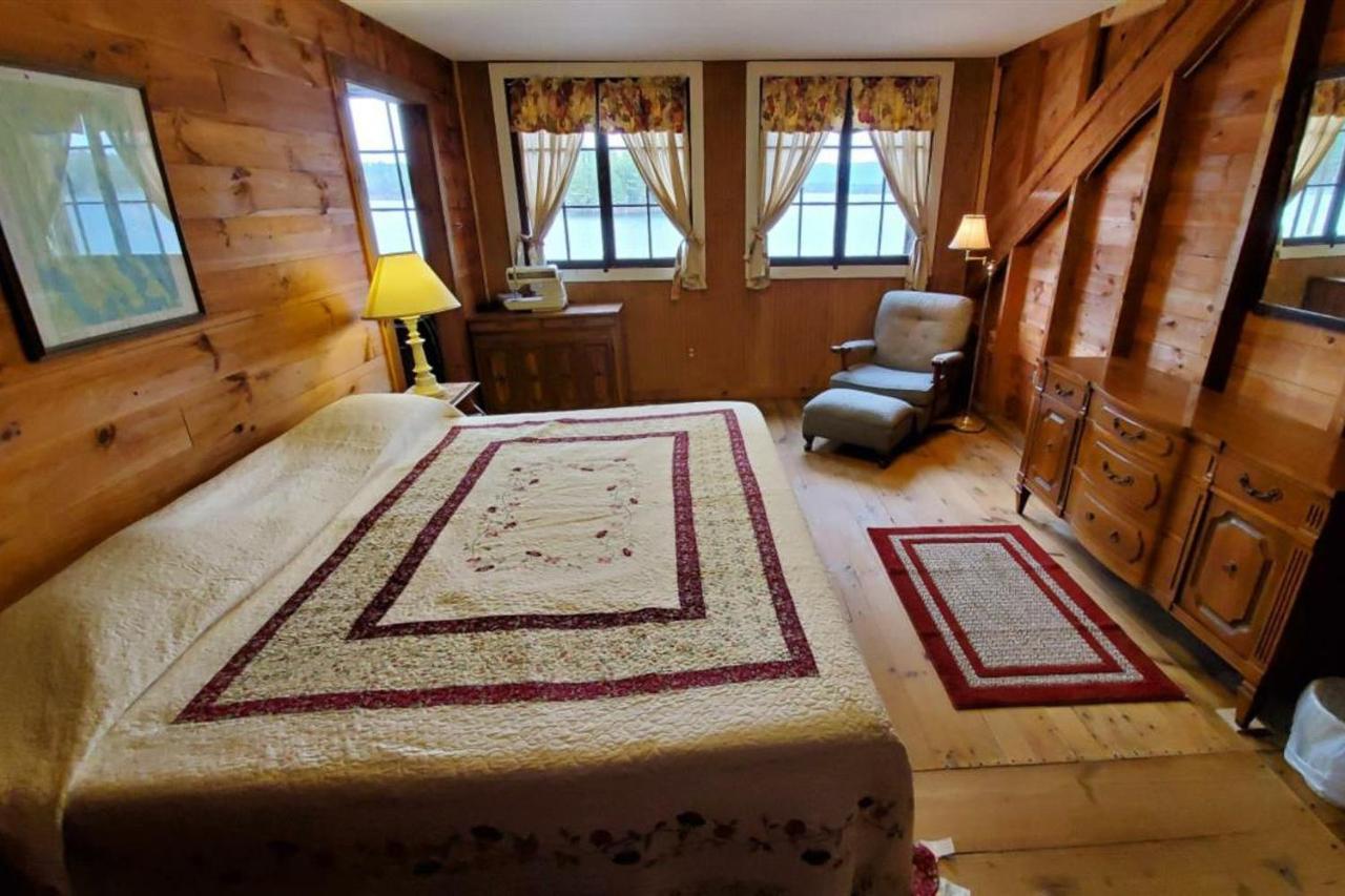 Meredith Lakefront Lodge On Lake Winnipesaukee المظهر الخارجي الصورة